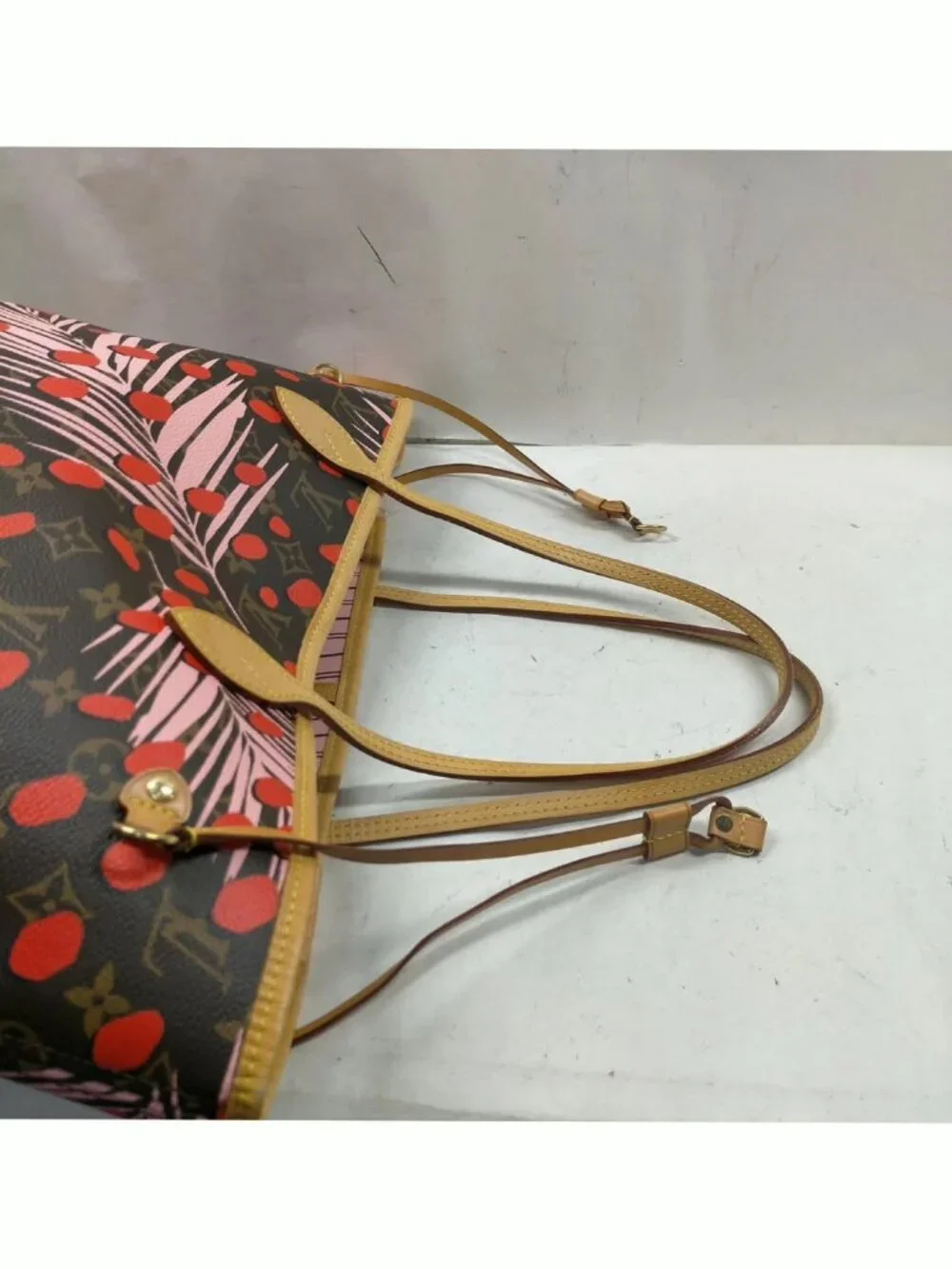 Authentic Louis Vuitton Neverfull MM Jungle Monogram Tote Bag - Picture 8 of 16